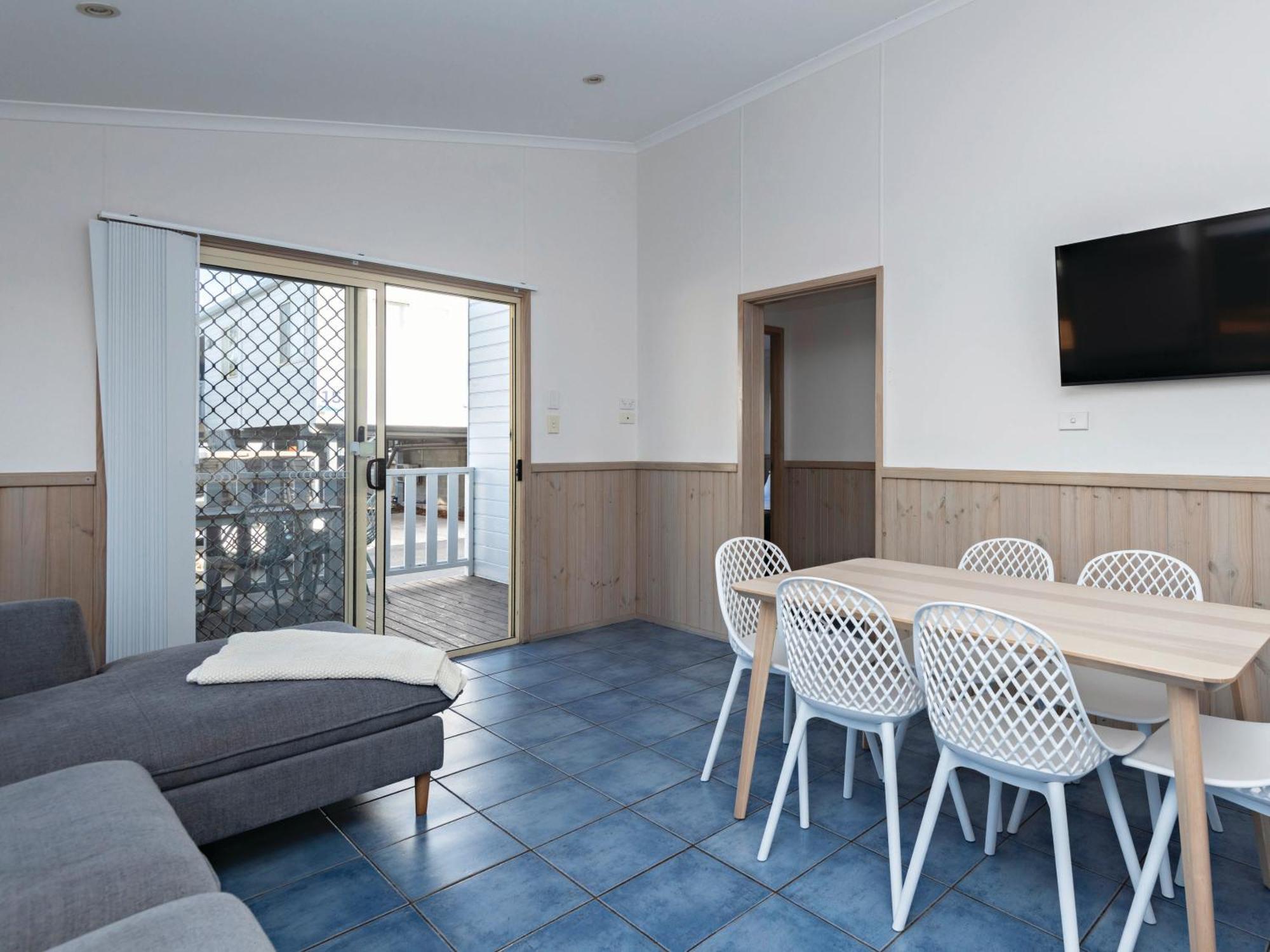 Tween Waters Merimbula Room photo