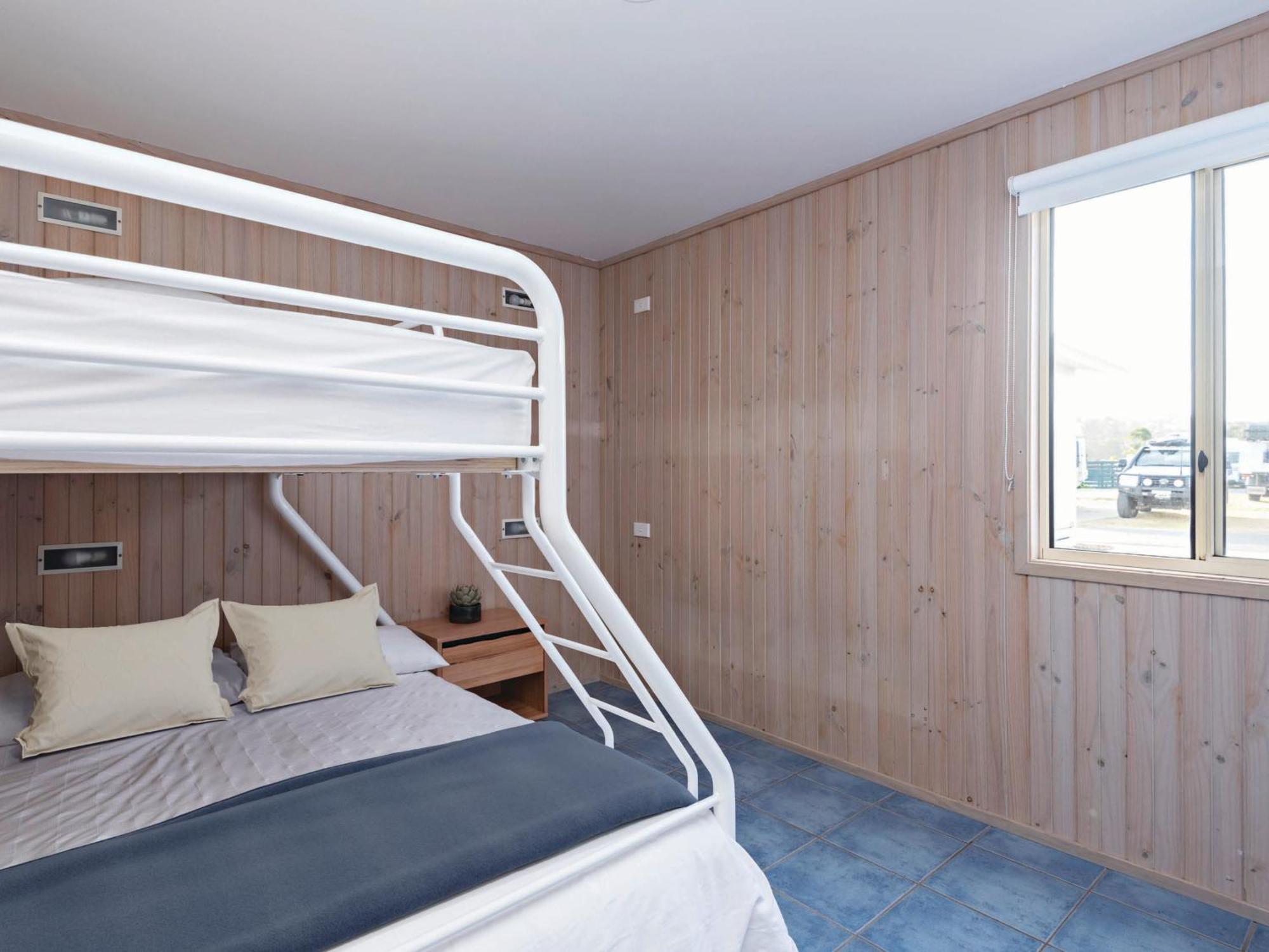 Tween Waters Merimbula Room photo