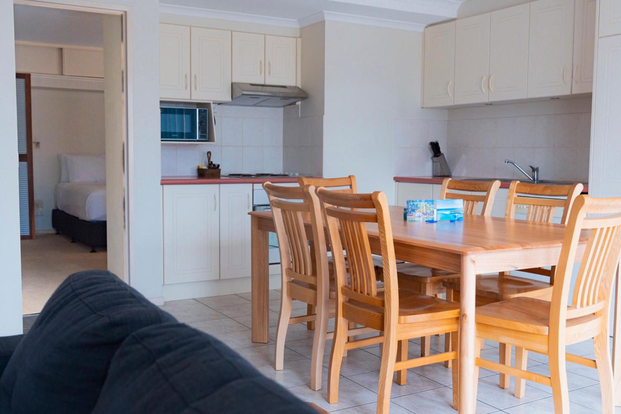 Tween Waters Merimbula Room photo